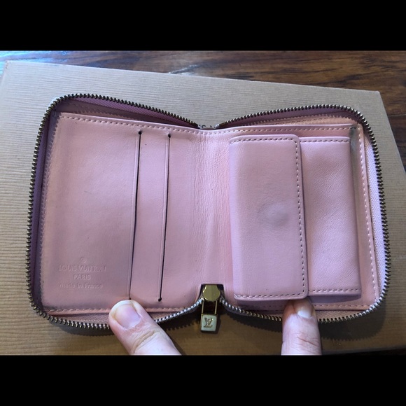Authentic Louis Vuitton zippy Vernis wallet - Picture 5 of 9